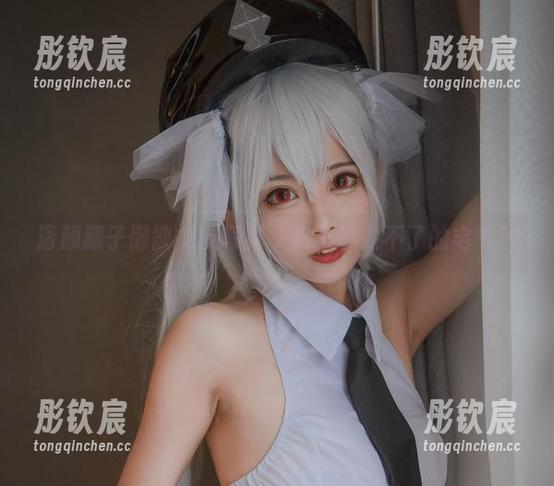 清颜颜子 清颜颜子懒散女友写真,狗狗都受不了的宅气!