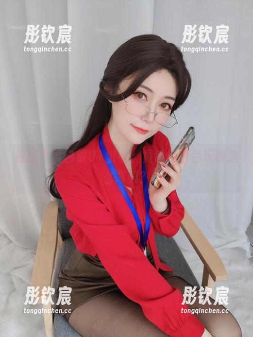 最新写真白银81出手，竟然把粉色玩得这么高级？
