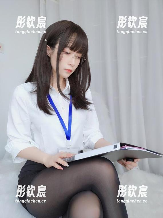 白银81的裸足套图，分享的时候得小心，别把我脸红了！