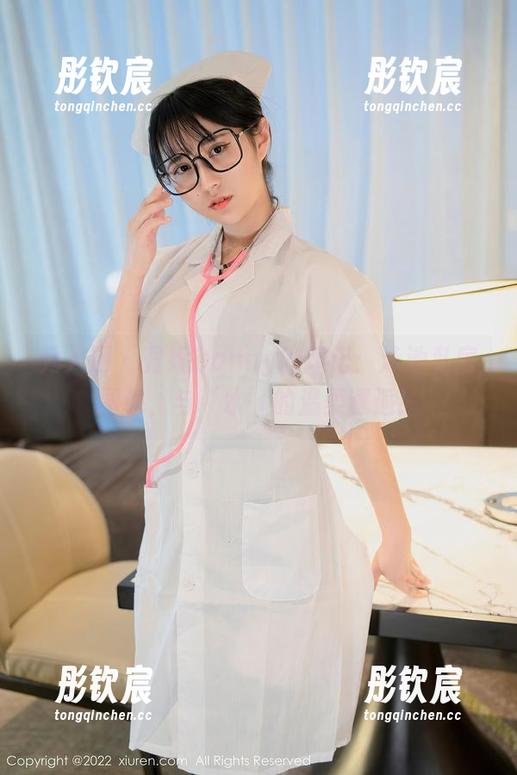 秀人网-丹妮Danny 秀人网 - 丹妮Danny的印记:泳池私房图卷,与‘水’的温柔邂逅!