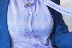 秀人网 - 原图里的史雨姐姐，怎么每次都能把制服穿得那么有致感？