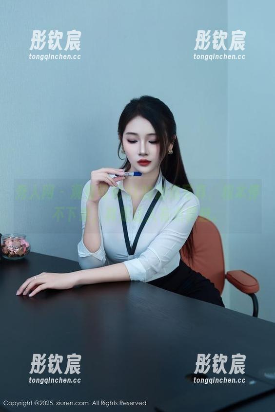 秀人网 - 观看司妃SL的油亮写真，根本停不下来，真是让人有点邪魅。