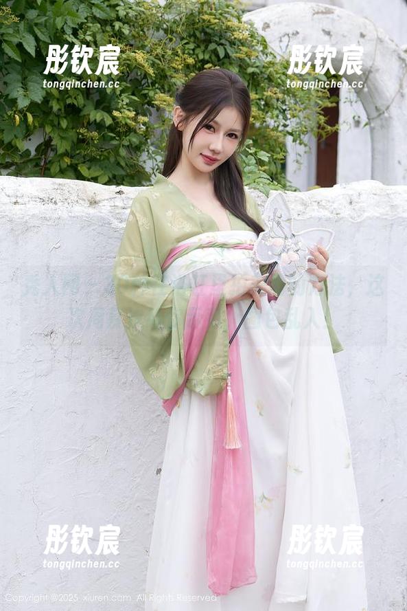 秀人网 - 30种在浴缸里拍美图的方法，这次周慕汐给你示范，图包乱入！