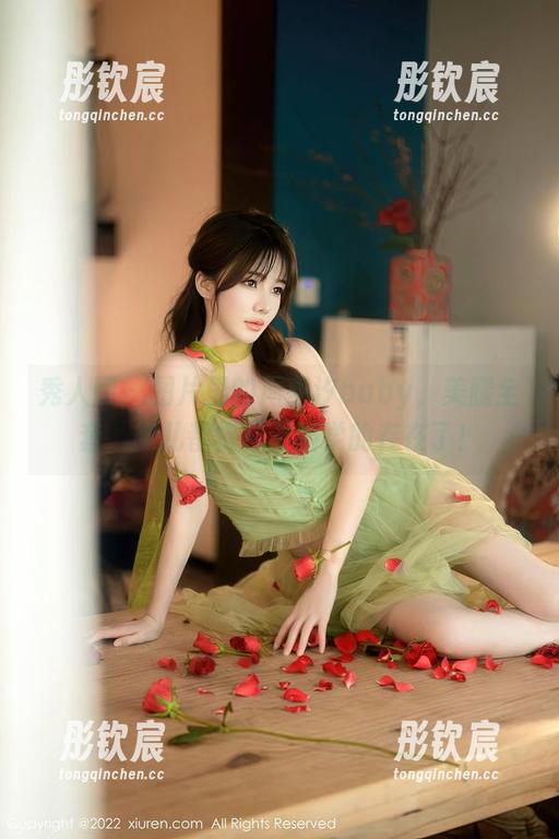 秀人网 - 图片里的周慕汐baby，美腿全套，腿儿都快成不科学的存在了！
