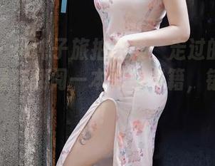 秀人网 - 小纯子旅拍合集：走过的每一步，都像是在翻阅一本彩色书籍，错落有致！