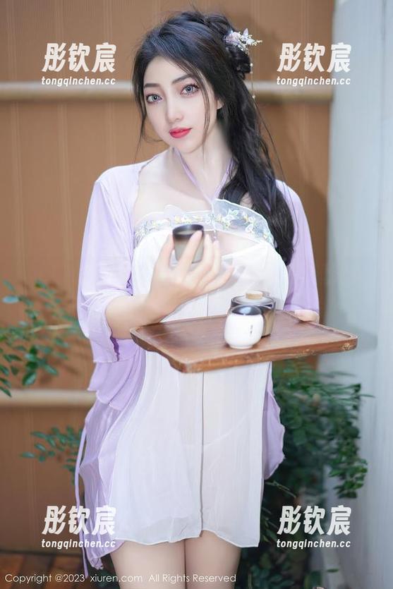 秀人网 - 不涂抹的黑色原图，是小逗逗我忍不住想，是不是过于先锋派了点？