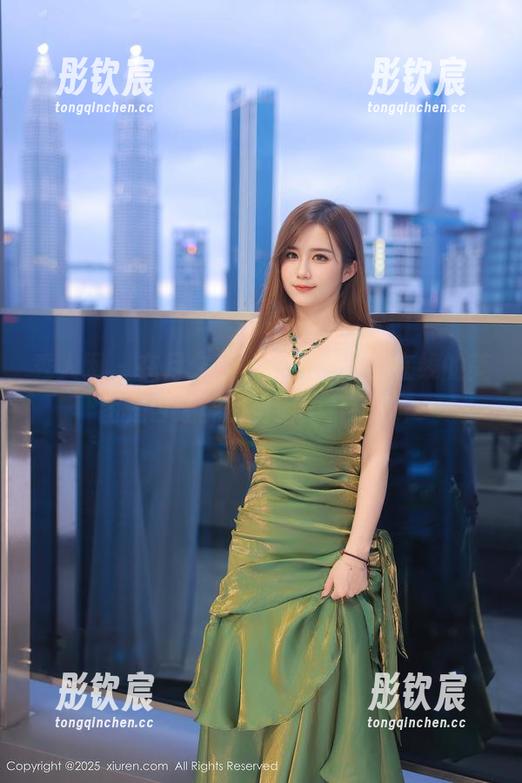 秀人网 - 在月夕Lily的办公室，在线的美图是否还能比当面更打动我？