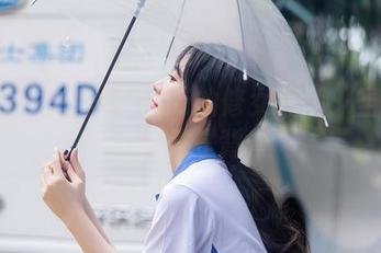 秀人网 - 论美七mia的修女气质：当壁纸不再只是背景