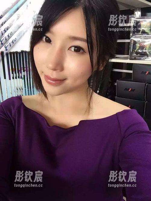 微密圈 - 我发现紫色哒豚豚的吊带黑丝，原图真是让人琢磨不透的好！