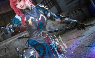 当高清水手服遇上花兮_honoka，这画面绝了，麻烦你别再让我眼神游离了！