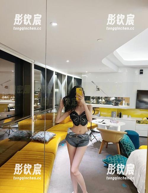 微密圈 - 葛征私拍：短裤季节又来了，我们的工会决定了什么呢？