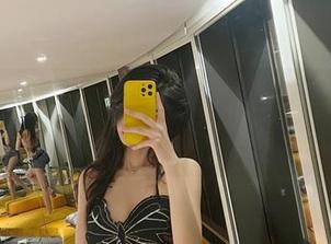 微密圈 - 原图探访，不看葛征这大红皮衣怎行？