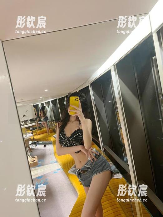 葛征 微密圈 - 原图探访,不看葛征这大红皮衣怎行?