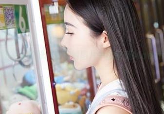 蜜桃社 - 美的味道：定制图片中的萌美Moemi油亮