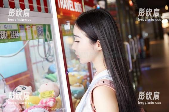 蜜桃社 - 美的味道：定制图片中的萌美Moemi油亮