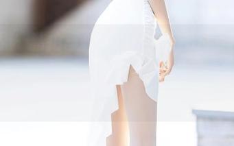 语画界 - 私拍写真里的允儿Claire，红裙黑丝搭配，没错，我就是在摇摆你的小心脏哦！