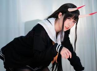 突然就想为里见年一喝彩，这奶牛少女真无圣光