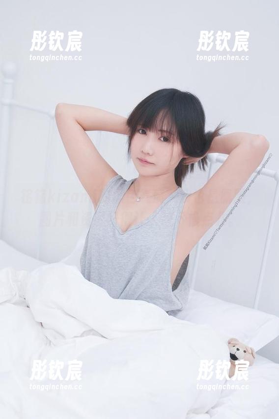 铭铭kizami的黑色气质，我也是佩服，图片和资源好得让人想下慢点儿。