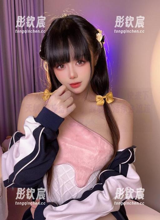 阿九从不咕咕 趁着阿九从不咕咕的美图在这里,快来下载“天城.玉座落鸾”,我敢打赌你会流连忘返。