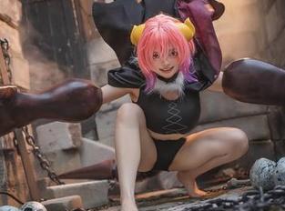 阿寨寨ninja的私人美足写真，“这一刷就放不下了！”