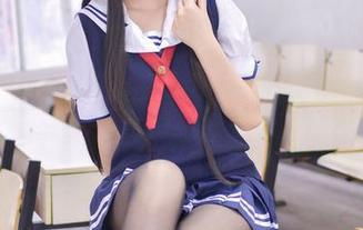 雪琪SAMA的修女写真…不，私房里藏着的不止是衣服。