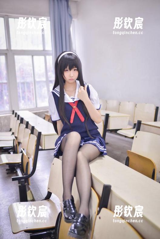 雪琪SAMA的修女写真…不，私房里藏着的不止是衣服。