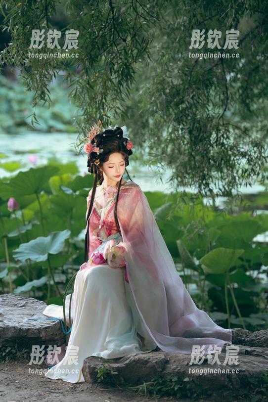 雯妹不讲道理 当雯妹不讲道理遇上发光精灵,图集资源简直亮瞎眼