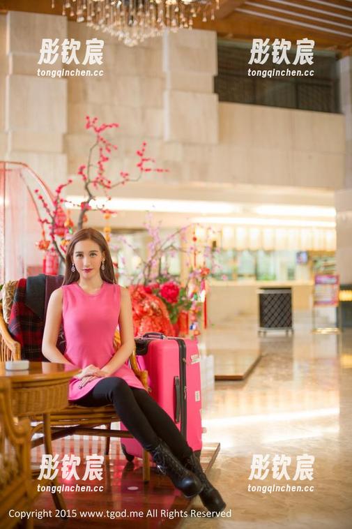 青豆客-黄可christine 青豆客 - 最新图册大揭晓:黄可christine为你演绎油亮的另一种戏法