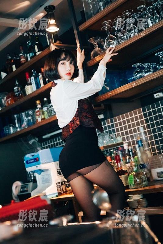 原图流出！韩国孙乐乐的复古游戏女孩：我也是游戏里最酷的角色！
