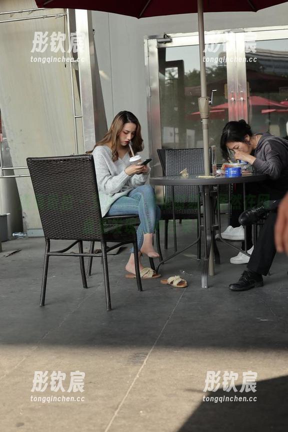 魔镜街拍 - 艾小青的旗袍时刻，居然在网盘里发现这种合集！