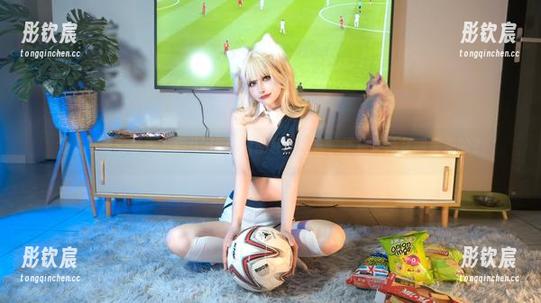 金发可爱的存在，鹿八岁baby的私房合集，还是说她是哪里来的？